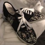 The Bradford Exchange  Minnie and Mickey Casual Tennis Shoes Photo 8