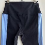 Alo Yoga Elevate Contrast-Panel Sport Leggings, Black/ UV Blue, Size 4 Photo 10