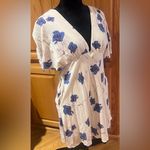 Free People Free People Drapey Shirred Shoulders Melanie Dress in Pearl Combo Floral Size 6 Photo 8