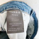 Torrid HIGH RISE A-LINE SHORTIE SHORT - VINTAGE STRETCH LIGHT WASH Sz 16 Photo 6