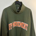 FREE PEOPLE Movement Victory Sweatshirt Seagrass/Neon Coral Combo Size Large NWT Green Photo 4