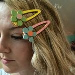 None 70s style hair clips Photo 1