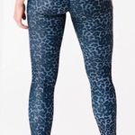 Zyia Stone Leopard Scrunchy Light N Tight 7/8 Leggings Photo 1