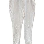 All In Motion  cream and white size 2XL Photo 0