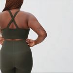 Everlane NWT The Perform Cropped Top Sports Bra Photo 1