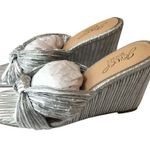 Badgley Mischka Jewel  Hype Knot Wedge Evening Sandals Silver Metallic 5.5 Photo 2