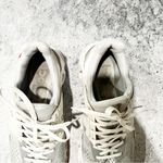 ON Cloud White Gray Sneakers Womens Size 9 Photo 7