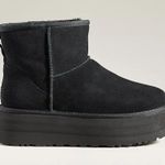 UGG New Anthropologie +  Classic Mini Platform Boots - Black Photo 2