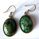 Green speckled faux stone gold tone fish hook earrings Photo 0