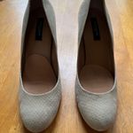 Ann Taylor Classic Leather Heel Pumps Khaki Suede Snake Print, Size 7.5 Photo 9
