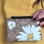 Coach Authentic Signature floral coated canvas/leather zip wristlet Photo 9