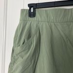 Columbia NWOT  women’s‎ olive green Omni-shield advanced repellency active skirt Photo 2