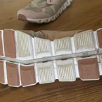 on cloud Running Shoes Photo 1