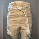 H&M beige/cream women high-rise shorts size 2 with cuffed belt. Photo 0