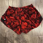 Lululemon Women’s Hotty Hot Short II Running 2.5" Carminetrue Red Black Floral Photo 7