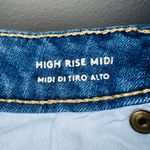 Universal Threads Medium Wash Denim High Rise Midi Cuffed Shorts Photo 4