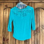 Neon Soul Juniors teal 3/4 sleeve top with a scarf size XS Photo 4