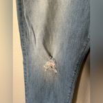 Universal Threads Universal Thread Medium Light Boyfriend Distressed Midrise Crop Women’s Size 16 Photo 2