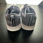 New Balance  870 Size 8.5 Lavender Pink Athletic Shoes Photo 3