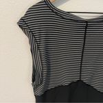 Lululemon Black & Gray Striped Womens Cap Sleeve Scoop Neck Top Mesh Back Size 6 Photo 7