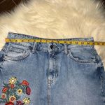 ZARA Floral Embroidered Denim Skirt sz Medium Photo 5