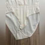 DKNY  100% Silk Beige short‎ Sleeve Ruffle Bodysuit 
Sz 8 
A/2 Photo 4