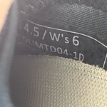 Kizik Lima Hands Photo 7