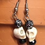 Skulls dangle earrings handmade MunandMe costumes Photo 3