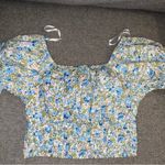 Sim & Sam  Cropped Short Sleeve Floral Top  Size Medium with Smocked Elastic Back Photo 2