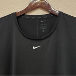 Nike  front swoosh logo Tshirt, Dry-Fit, black, size L Photo 2