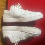 Nike  Leather Sneakers White Low-Top size 9 for women  Photo 2