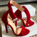Size 5 cute sexy red heels. Photo 0