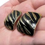 Vintage Unsigned Gold Tone & Black Clip On Earrings Statement Zebra Animal Print Photo 2