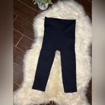 Belly Bandit Mother Tucker Capri black postpartum compression Leggings sz Medium Photo 1