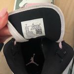 Nike Air Jordan 1 Mid Photo 3