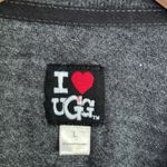 | I ❤️ Ugg Gray Top sz Large Photo 3
