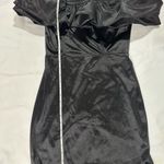 Elegant Black Off Photo 1