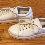 White color Genuine leather women sneaker Size 7 Photo 2