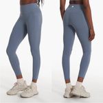 Vuori  studio pocket legging in azure Blue High-Waisted Leggings Photo 1