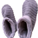 Dearfoams Bootie Slippers Faux Fur adult Unisex,  pair of gray faux fur bootie slipper Photo 0