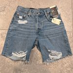 Levi's  501 ‘90s Mid-Rise Jean Shorts in Blue, Size 25 New w/Tag $69.50 Photo 4