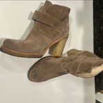 UGG  tan suede ladies buckle ankle boots style 3212 size 10M ladies Brienne Photo 6