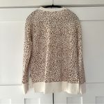 Time And Tru 294.  crew neck leopard print high-low sweatshirt, size M Photo 1