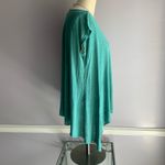 H.I.P. uneven hem flowy green top with round neck Photo 3