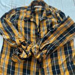 Billy T Women's L Soft Mabry Checkered Gold Long Sleeve Button Up Collared Shirt Size L Photo 3