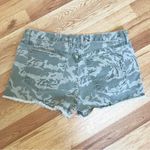 Current/Elliott The Boyfriend Short Cutoffs Broken Camo Print Frayed Sz 28 Photo 3