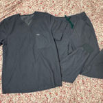 FIGS  jogger scrub set Photo 0