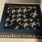 2 Chic Womens Infinity Scarf One Size Geo Print Hidden Zipped Pocket New Tan Photo 2