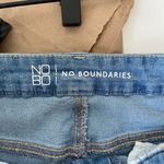 No Boundaries EUC |  junior’s light wash distressed‎ hem jeans — size 11 Photo 5