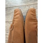 Minnetonka  Moccasin Shoes size 10 Womens Leather Slip On Faux Fur Lining 40564 Photo 2
